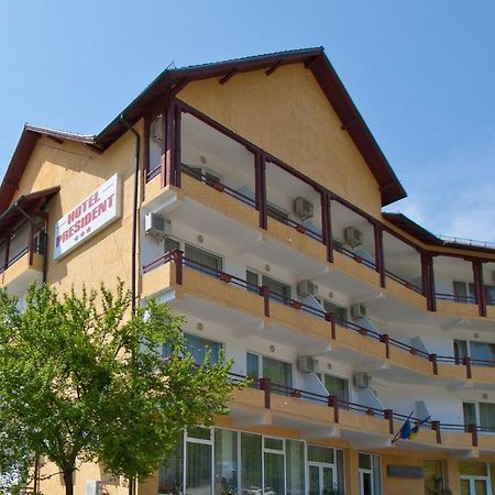 Hotel President Băile Olăneşti エクステリア 写真